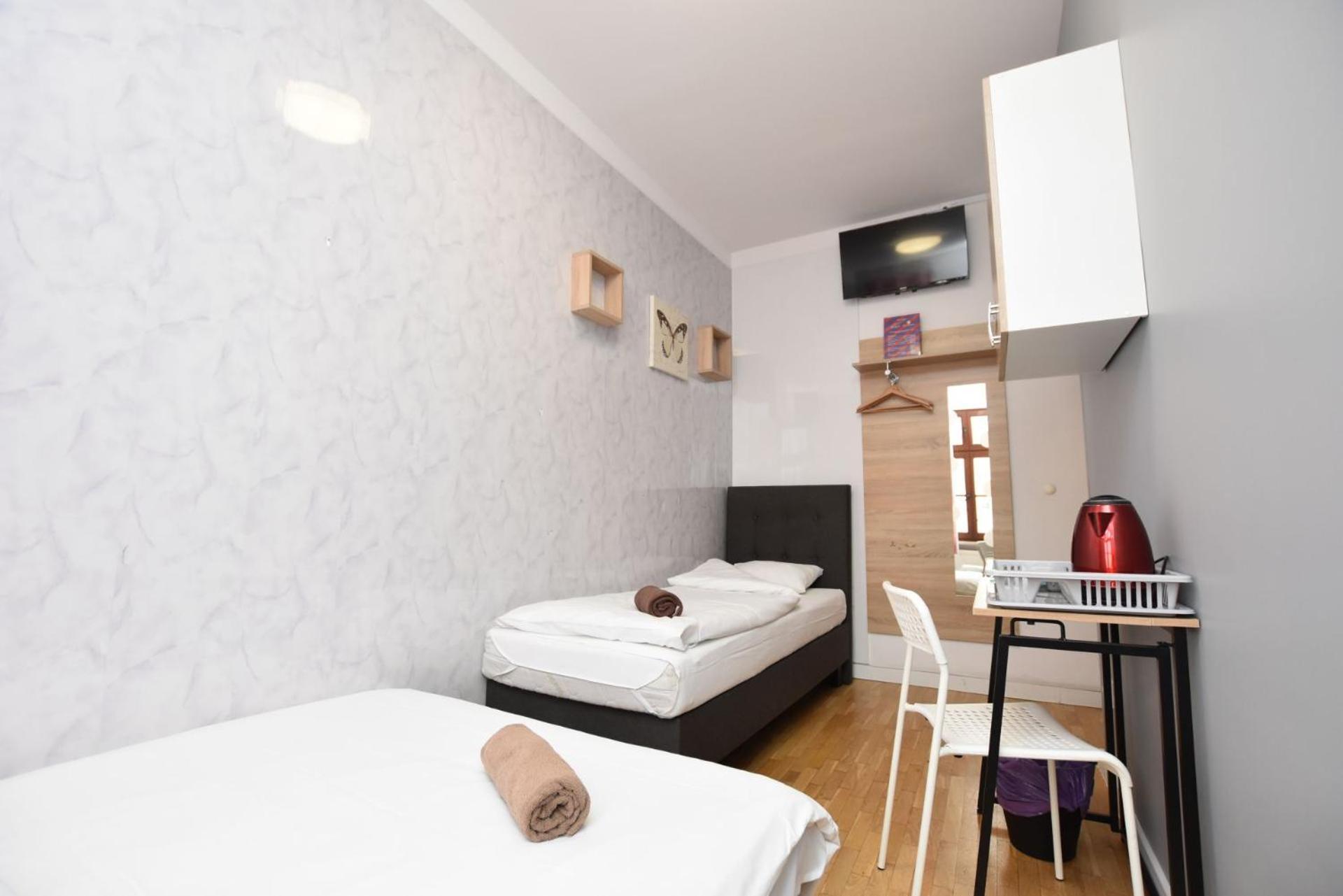 City Central Hostel - Pokoje Prywatne Wrocław Exteriör bild