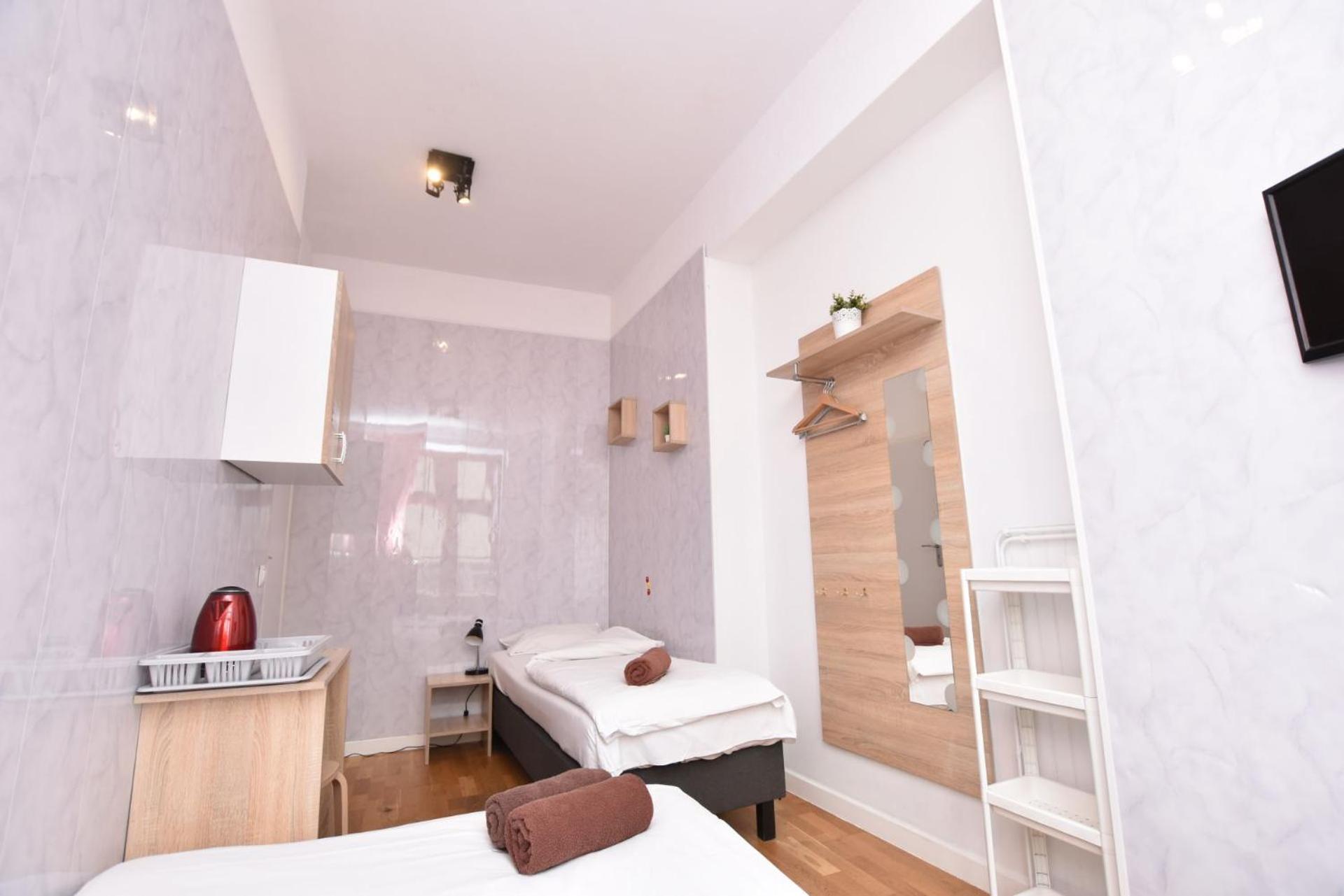 City Central Hostel - Pokoje Prywatne Wrocław Exteriör bild